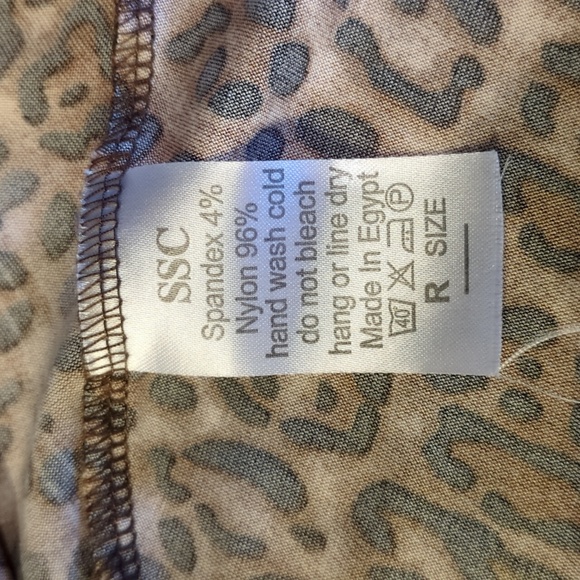 Leopard and lace sleeveless shrug - Picture 4 of 4